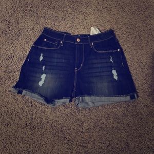 High rise Levi shorts